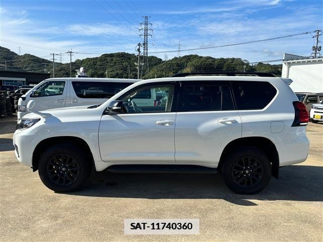 Toyota LAND CRUISER PRADO 2023-07 447568-10