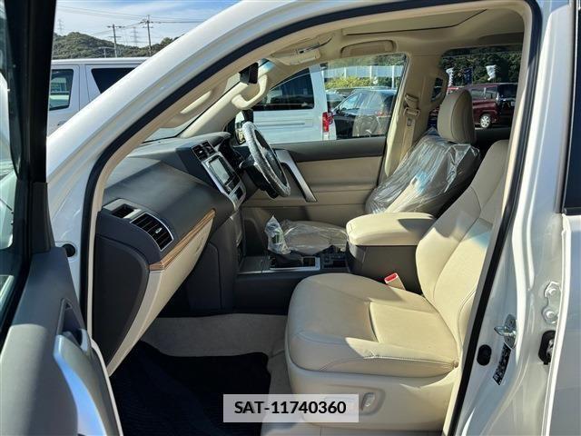 Toyota LAND CRUISER PRADO 2023-07 447568-2
