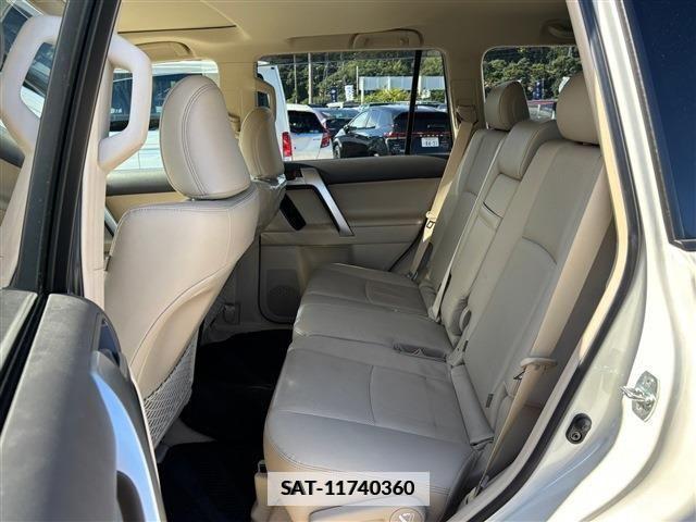 Toyota LAND CRUISER PRADO 2023-07 447568-3