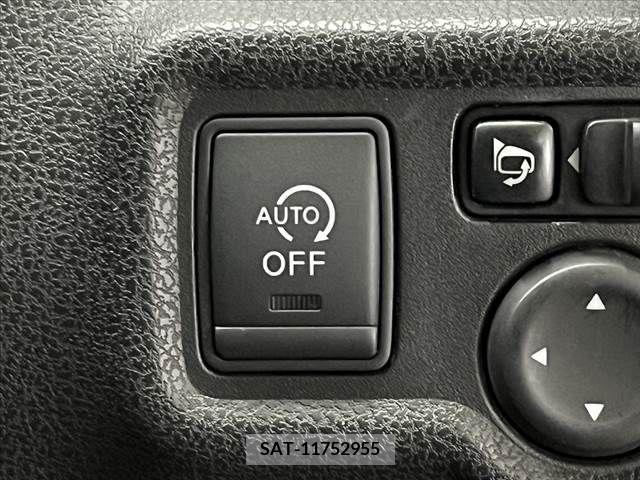 Nissan NOTE 2014-02 279978-4