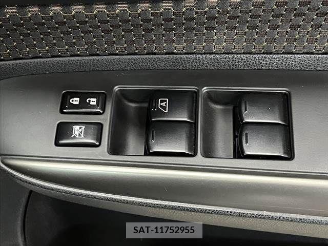 Nissan NOTE 2014-02 279978-19