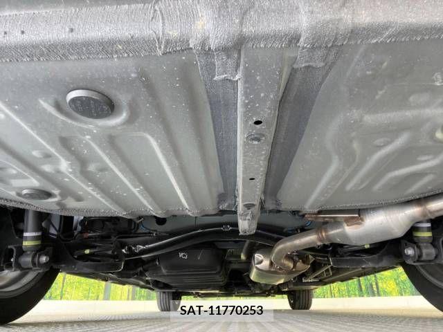 Toyota VOXY 2023-03 313581-19