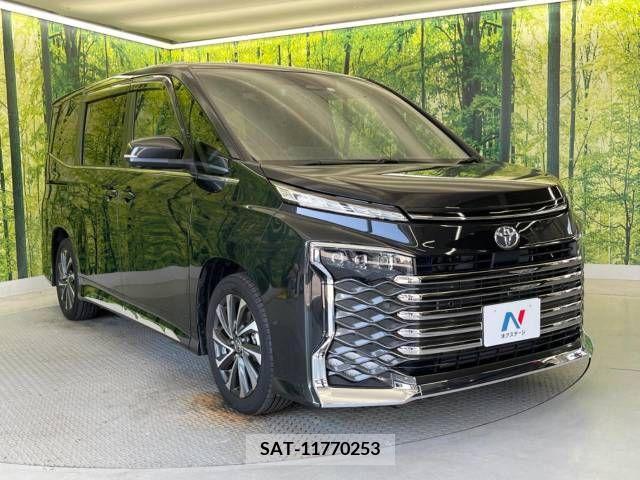 Toyota VOXY 2023-03 313581-17