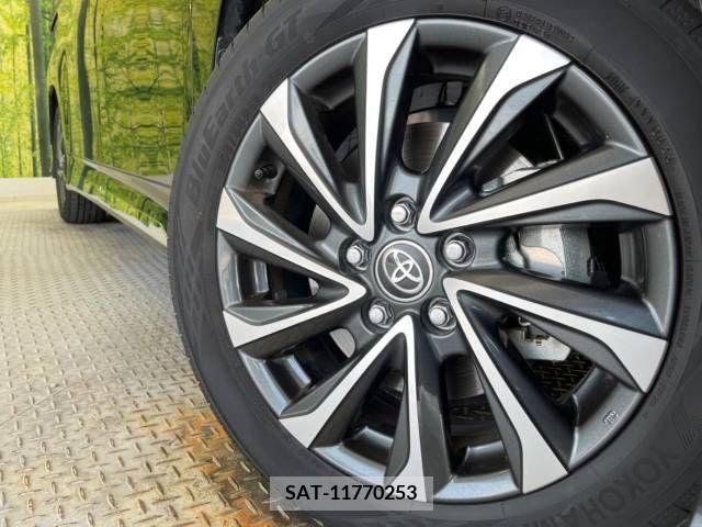 Toyota VOXY 2023-03 313581-14