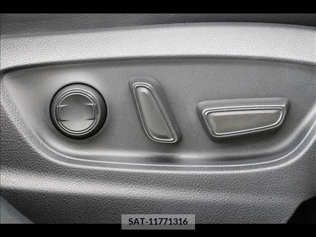 Toyota PRIUS 2019-03 366696-16