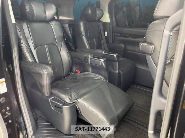 Toyota VELLFIRE 2017-07 369705-8