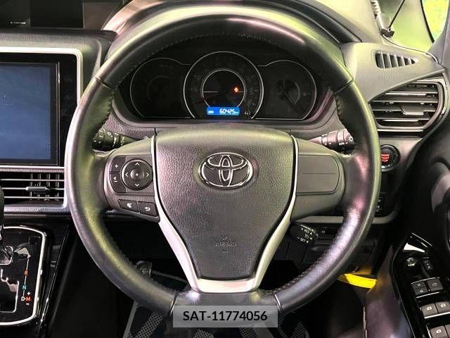 Toyota VOXY 2017-08 233317-11