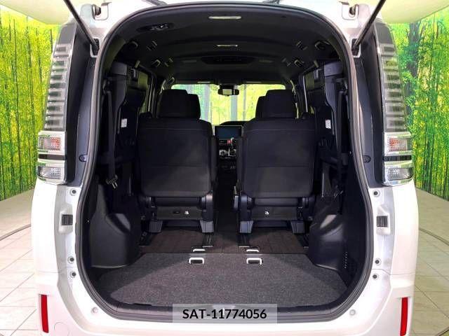 Toyota VOXY 2017-08 233317-10