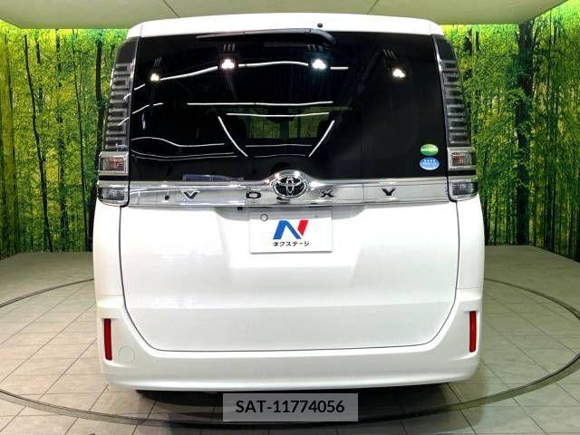 Toyota VOXY 2017-08 233317-15