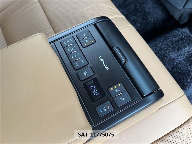 Lexus ES 2021-12 387848-16