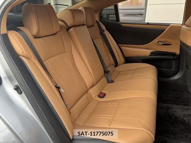 Lexus ES 2021-12 387848-14