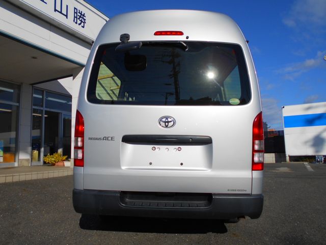 Toyota REGIUSACE VAN 2018-01 180960-7
