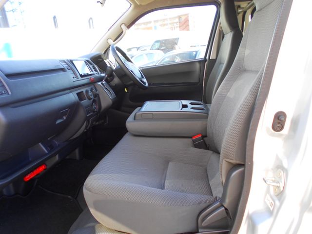 Toyota REGIUSACE VAN 2018-01 180960-13