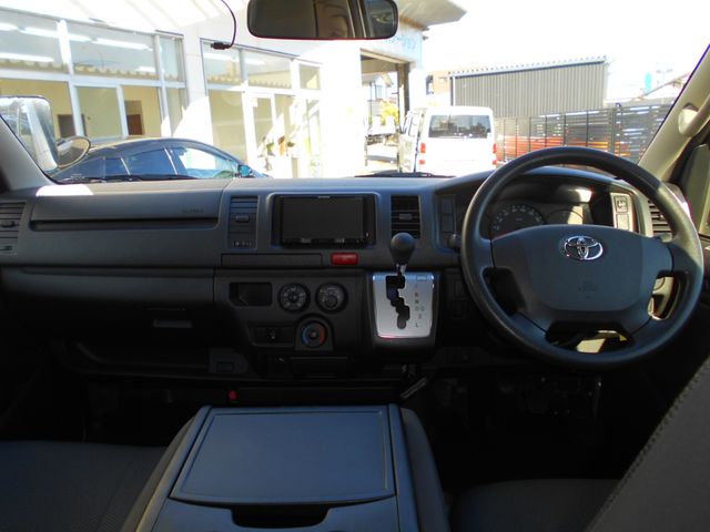 Toyota REGIUSACE VAN 2018-01 180960-19