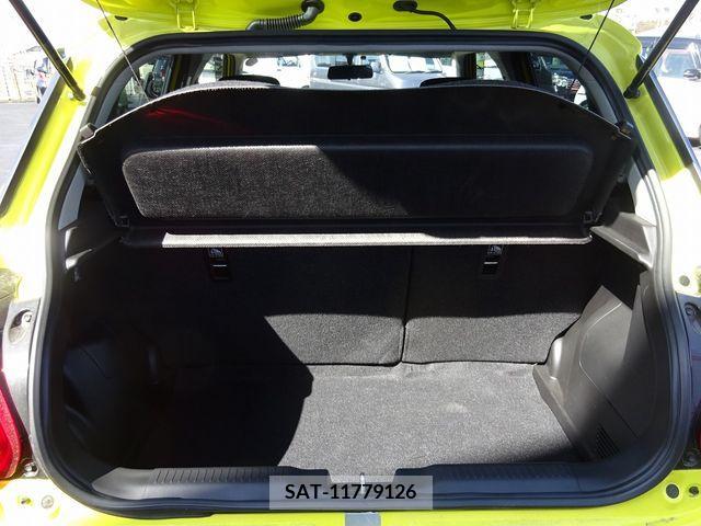 Suzuki SWIFT 2023-04 214916-7