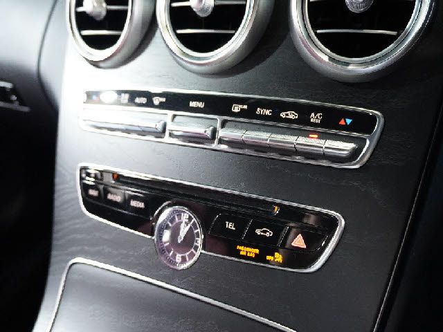 Mercedes Benz C-CLASS 2018-03 24869-14