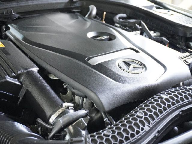 Mercedes Benz C-CLASS 2018-03 24869-8