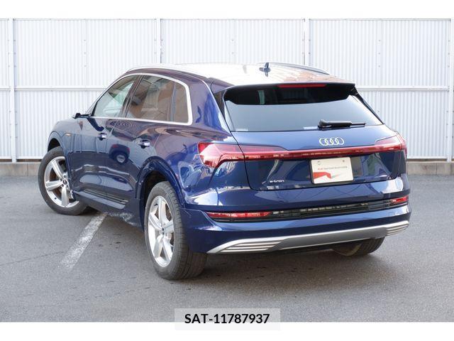 Audi E-TRON 2022-06 318051-2