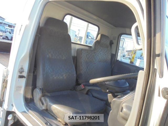 Mazda TITAN 2006-04 208336-9