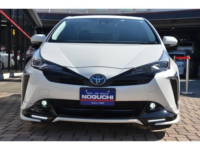 Toyota PRIUS 2019-07 27588-1