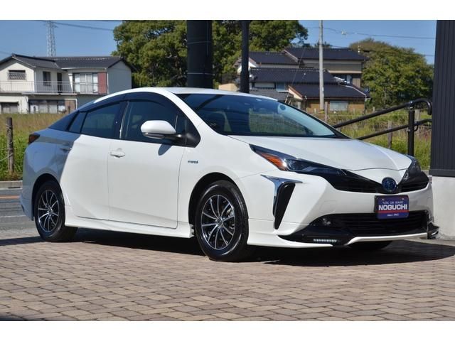 Toyota PRIUS 2019-07 27588-2