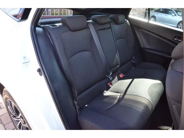 Toyota PRIUS 2019-07 27588-7