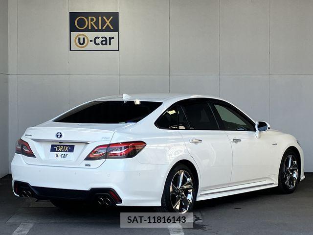 Toyota CROWN SEDAN 2019-04 300617-2