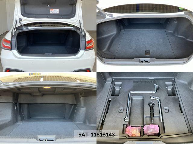 Toyota CROWN SEDAN 2019-04 300617-6