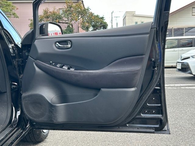 Nissan LEAF 2015-07 19628-24