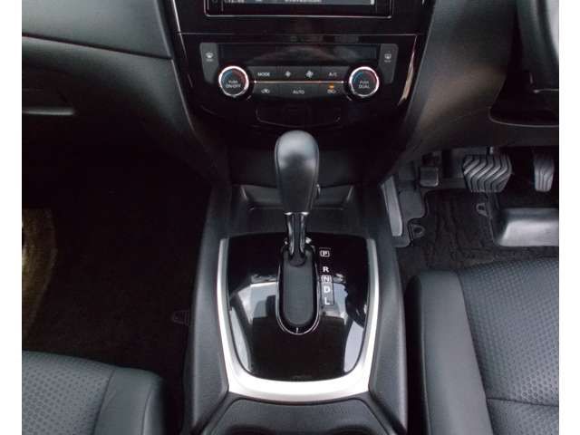Nissan X-TRAIL 2017-12 3616-7