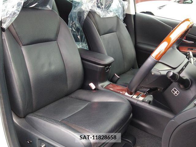 Lexus HS 2011-09 354130-11