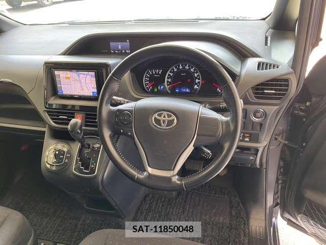 Toyota VOXY 2014-06 370442-10