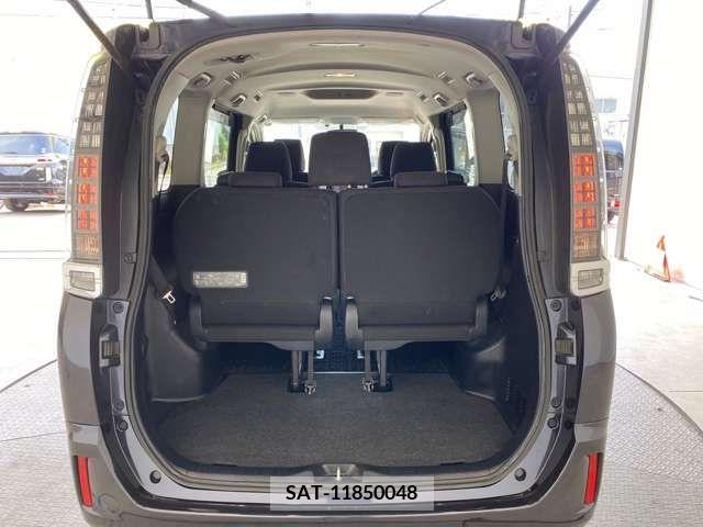 Toyota VOXY 2014-06 370442-9
