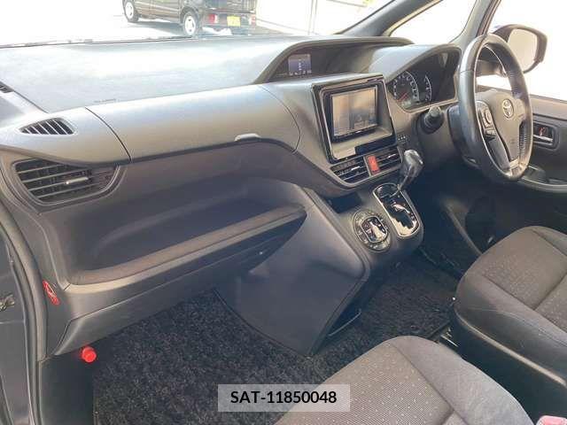 Toyota VOXY 2014-06 370442-5