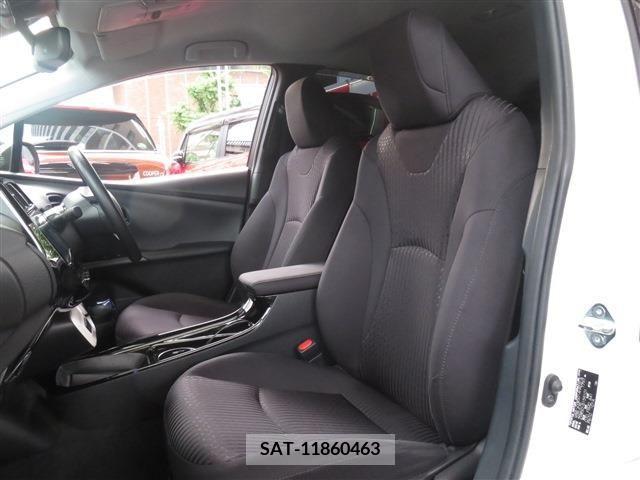Toyota PRIUS 2019-01 349865-15