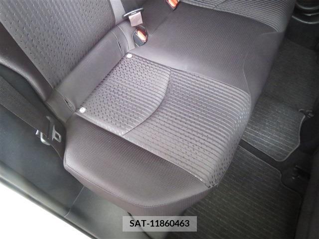 Toyota PRIUS 2019-01 349865-11
