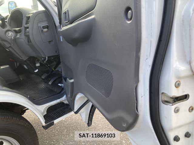 Mazda BONGO VAN 2011-03 212610-9