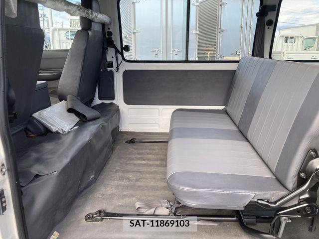 Mazda BONGO VAN 2011-03 212610-8