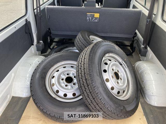 Mazda BONGO VAN 2011-03 212610-18