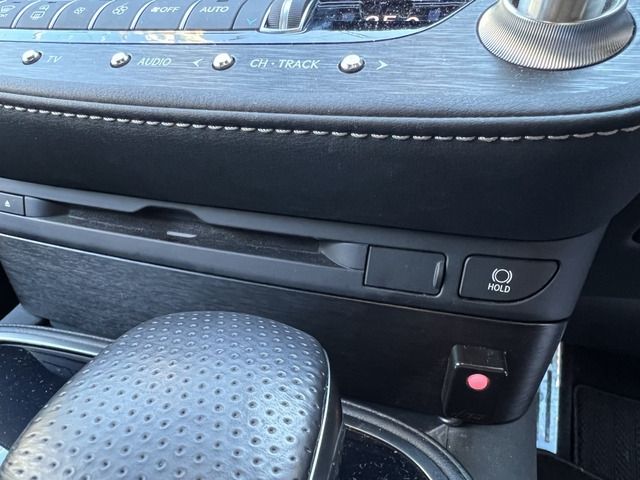 Lexus LS 2018-01 467-21