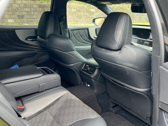 Lexus LS 2018-01 467-18