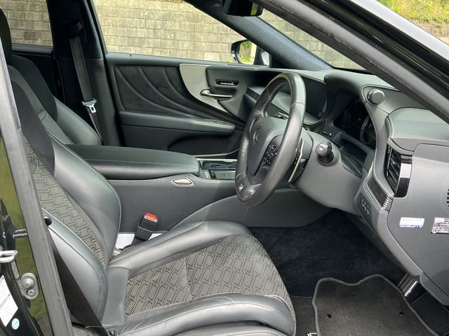 Lexus LS 2018-01 467-7