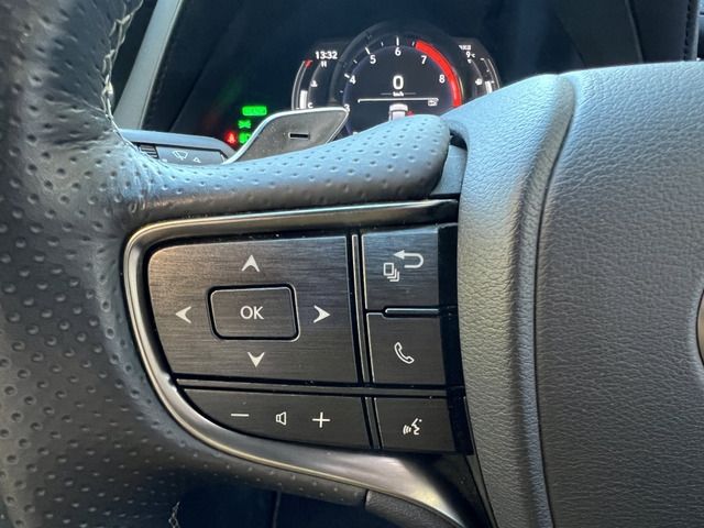 Lexus LS 2018-01 467-23