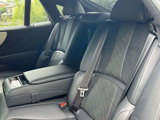 Lexus LS 2018-01 467-14
