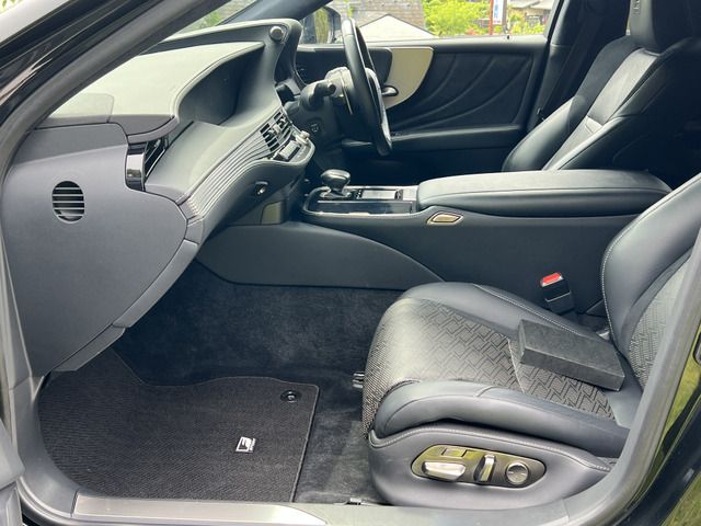 Lexus LS 2018-01 467-13