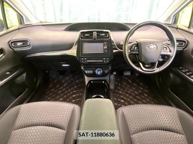 Toyota PRIUS 2018-03 281707-1