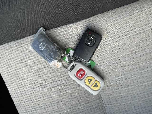 Toyota VITZ 2017-07 27483-11