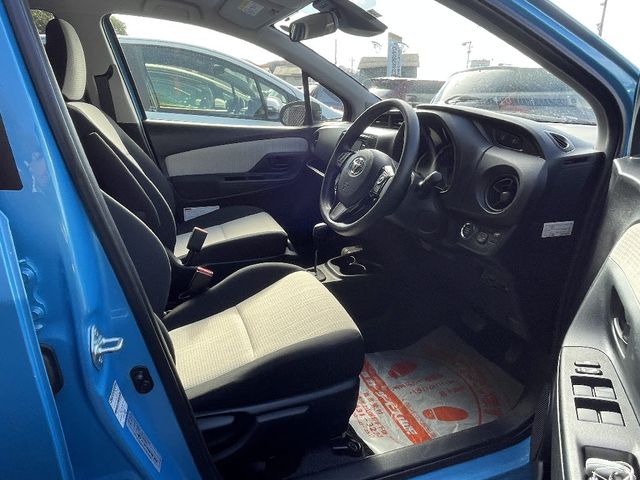 Toyota VITZ 2017-07 27483-4