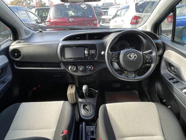 Toyota VITZ 2017-07 27483-3