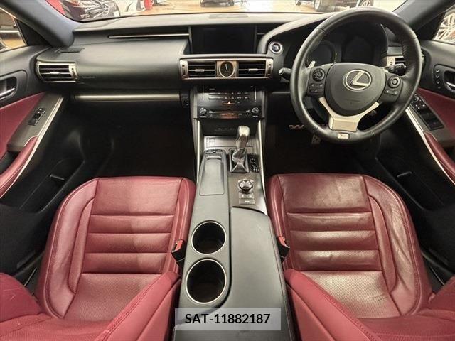 Lexus IS 2014-03 354095-1